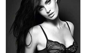 Меган Фокс разделась для "Armani"