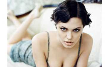 Анджелина Джоли подсела на таблетки