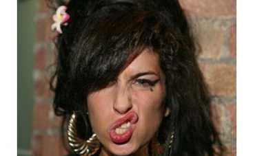 Эми Уайнхаус приговорили к двум годам