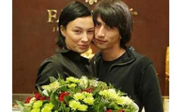 Настя Приходько родит на сцене