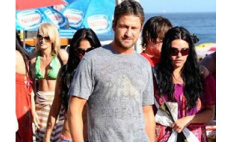 Джерард Батлер бросил Энистон из-за Николь Шерзингер