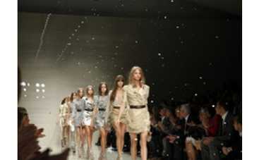 Прямая трансляция показа Дома моды Burberry