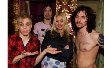 "ТелеСемь" и "КП" проведут online-конференцию со звездой сериала "Ранетки" и QUEST PISTOLS