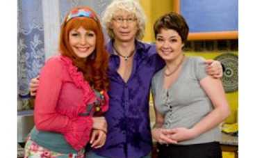 "Даша Букина" облила шампанским Укупника