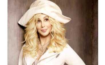 Шер сделала очередную пластику лица