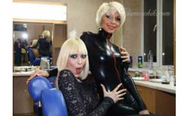 Выпившая Полякова пристает к женщинам