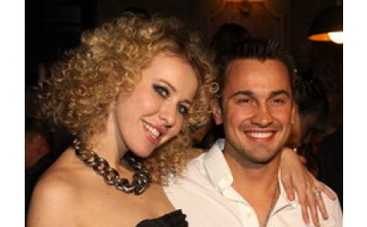 Ксения Собчак сделала биозавивку в честь друга