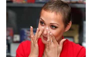 Евгения Власова расскажет, как победила рак