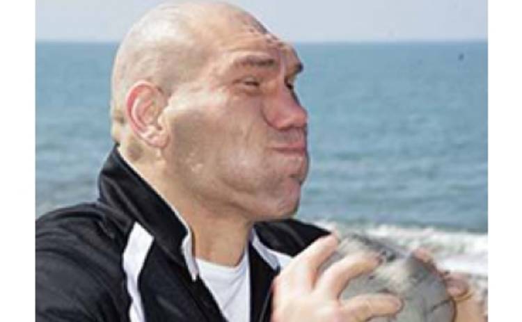 Для Валуева сделали специальную кровать