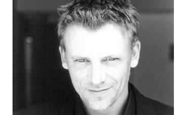 Каллум Кит Ренни соблазнил Дэвида Духовны