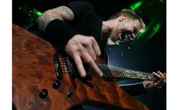 Вокалиста "Metallica" обокрали в Москве