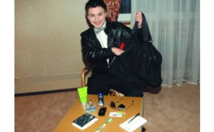 Что в сумках у Димы Тихонова и Сергея Притулы?