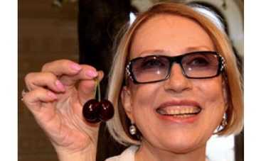 Инна Чурикова прекратила следить за своими зубами