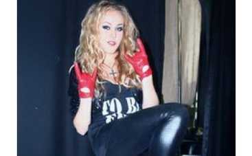 Alyosha задержалась в аэропорту