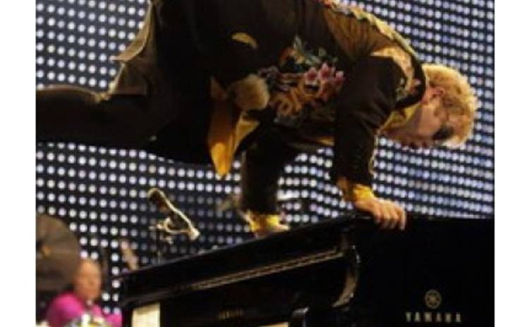 Элтон Джон выступит в Марокко вопреки протестам