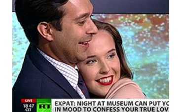 Ведущей новостей сделали предложение в прямом эфире