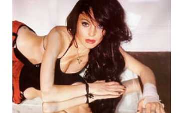 На Линдсей Лохан надели антиалкогольный браслет