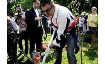 Филипп Киркоров показал мастерство садовода