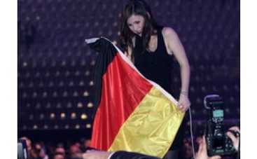 Победительница "Евровидения" Лена Майер решила покинуть школу