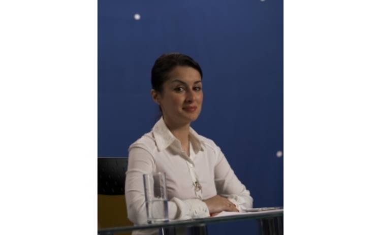 С Тиной Канделаки установлен КОНТАКТ