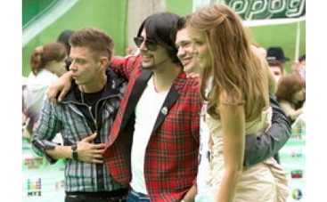 Из "Корней" сбежали двое участников