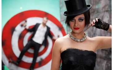 Оксана Федорова заливает стресс дешевым коньяком