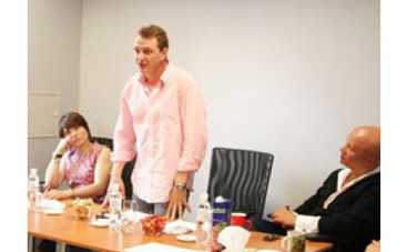 Марата Башарова соблазнила танцовщица