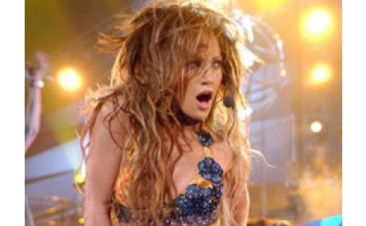 Дженнифер Лопез гонят с Кипра