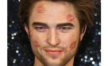 Роберт Паттинсон покрылся поцелуями