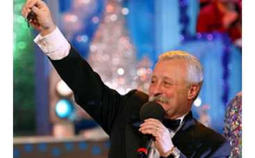 Леонид Якубович реконструирует памятники