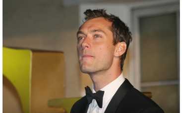 Джуд Лоу вызвал в суд бывшую жену