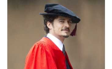 Орландо Блуму красный почет!