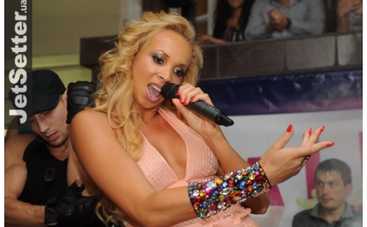 Жаклин: "Я не разденусь для Хью Хефнера"