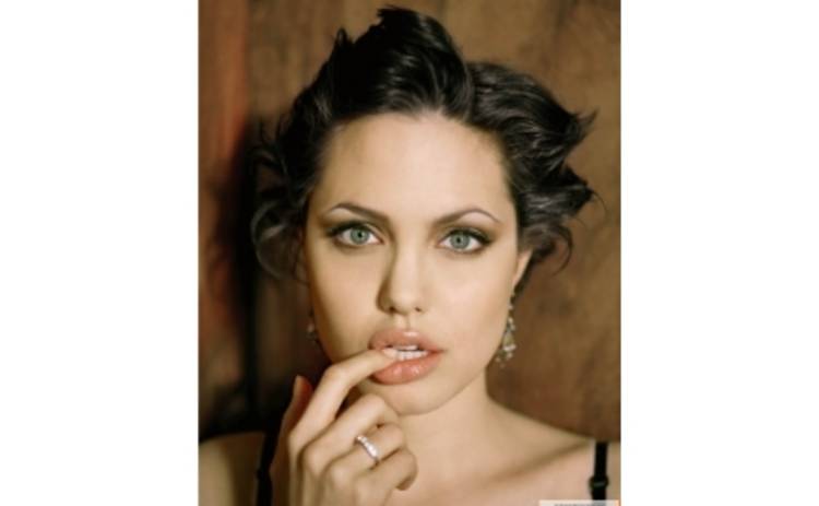 Анджелина Джоли в восторге от языка