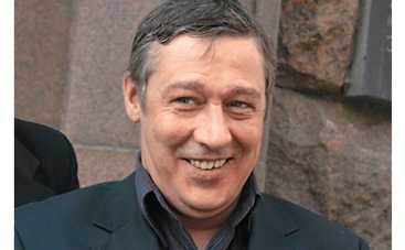 Михаил Ефремов стал отцом