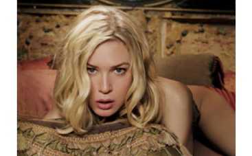 Рене Зеллвегер сделала силиконовую грудь