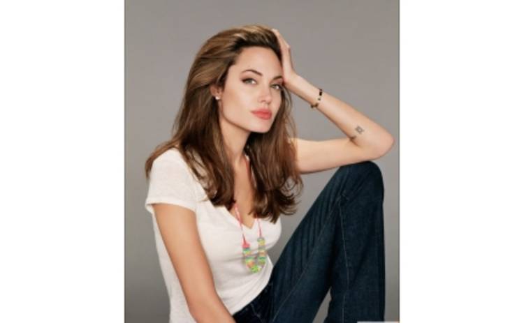 Анджелина Джоли потеряла ребенка