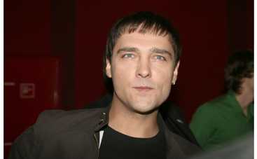 Юра Шатунов продолжает розовое дело