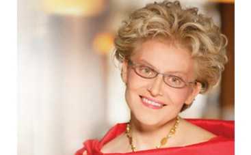 Елена Малышева будет лечить в прямом эфире