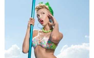 Оля Полякова: "Партия блондинок" поддержит лысых"