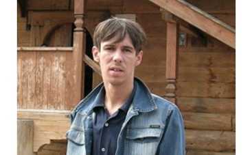 Алексей Панин развлекается с полуобнаженными красотками