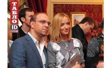 Власенко в третий раз женится на телеведущей?