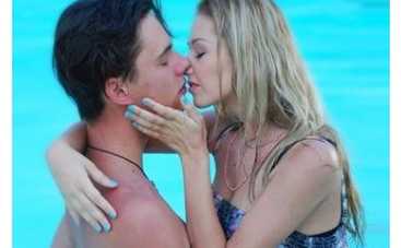 Экс-"ранетка" Лера Лера устроила оргию