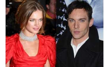 Водянова стала любовницей звезды сериала "Тюдоры"