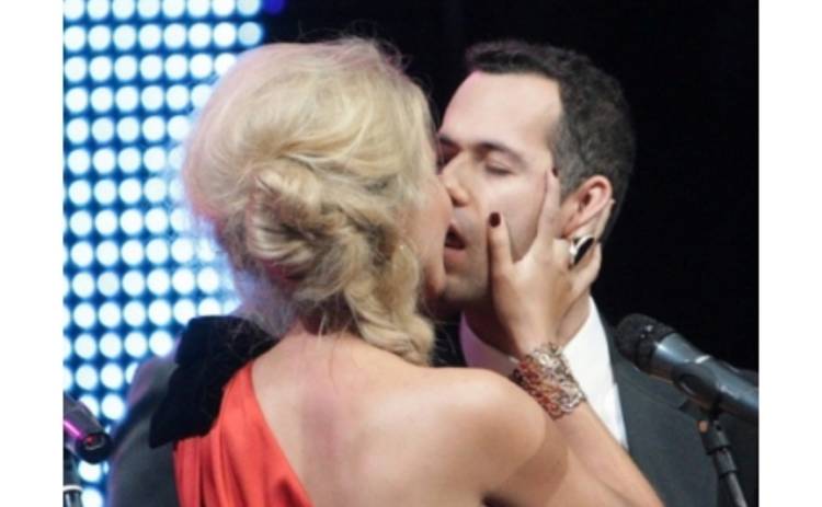 Ксения Собчак целовалась с женатым мужчиной