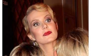 Рената Литвинова шокировала всех своим жакетом ФОТО