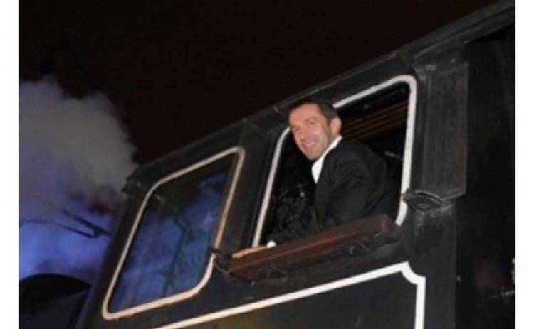 Владимир Машков ездит на паровозе