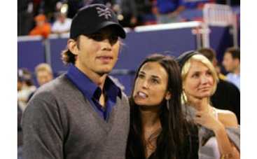 Деми Мур и Эштон Катчер обожают секс втроем