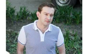 Хабенский провел вечер с новой подругой ФОТО