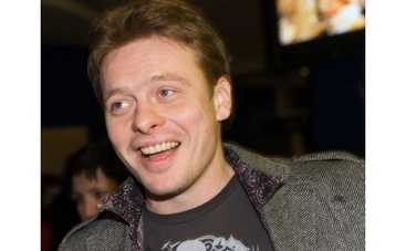 Пчела из "Бригады" выпускает альбом